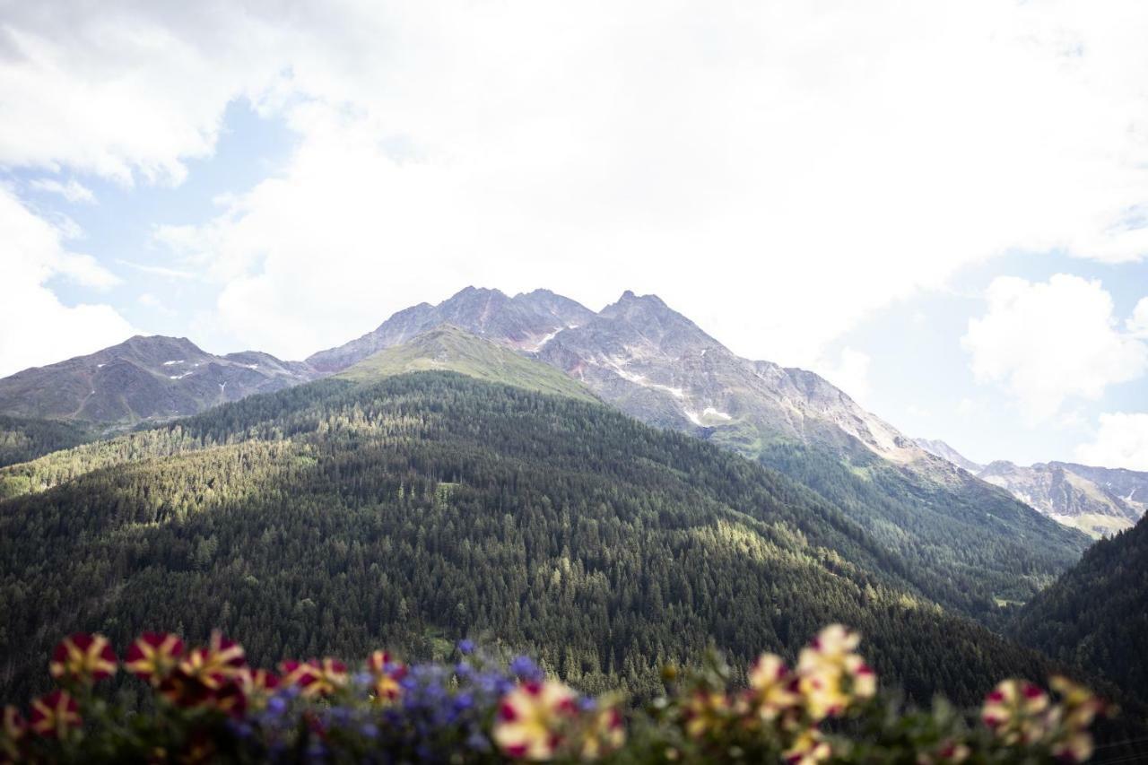 Hotel Alpina Superior Pettneu am Arlberg Εξωτερικό φωτογραφία